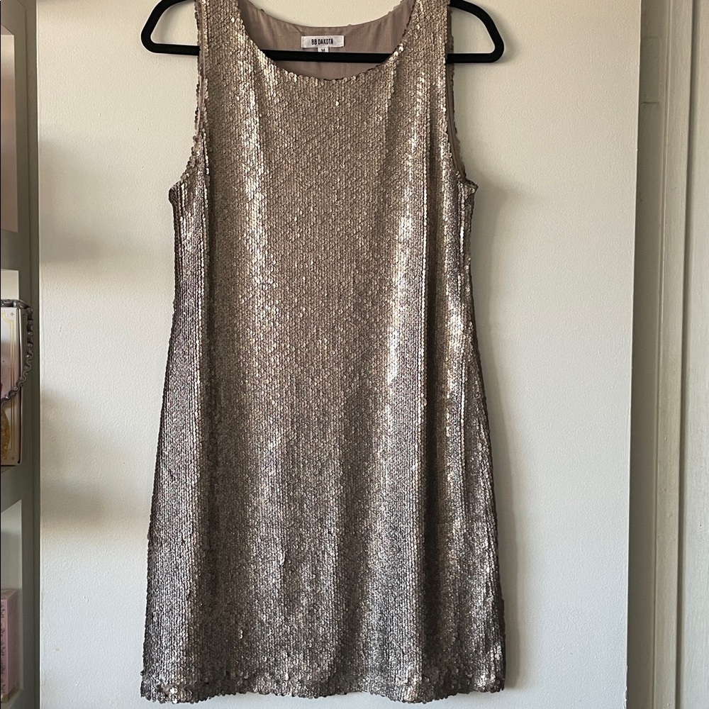 BB DAKOTA sequin midi dress in champagne gold Medium